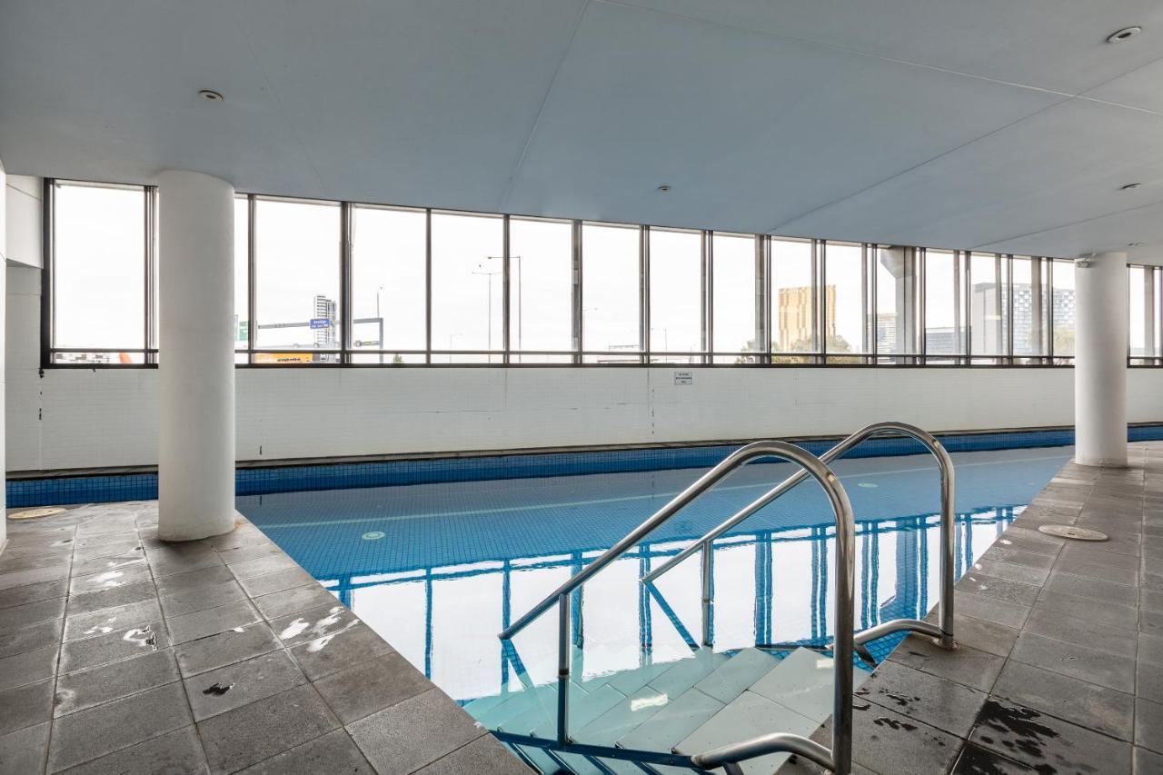☆Of Southbank☆Light Filled Apartment☆Huge Private Terrace With City Views☆Parking☆Pool☆Gym☆Wifi Melbourne Eksteriør billede